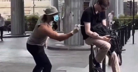 Influenciador faz pegadinha no Tiktok e é condenado à prisão após simular injeções